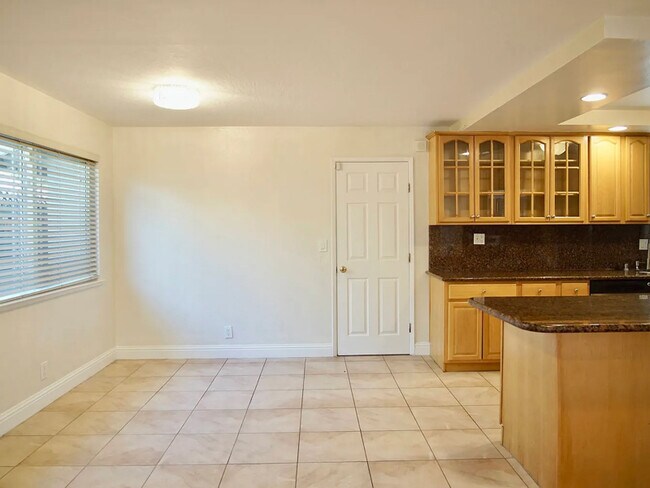 Foto del edificio - 1367 Oslo Ln