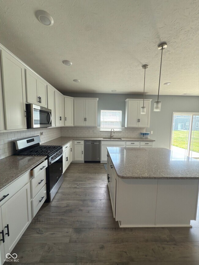 Building Photo - 151 Dyson Dr