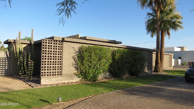 Foto del edificio - 11440 N 65th St