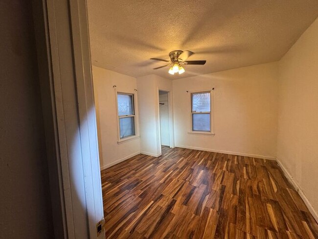 Foto del edificio - 3 Bedroom, 1 Bath in the Heart of Ferguson!