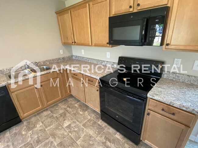 Foto del edificio - MOVE IN SPECIAL!!! - HALF OFF SECURITY DEP...