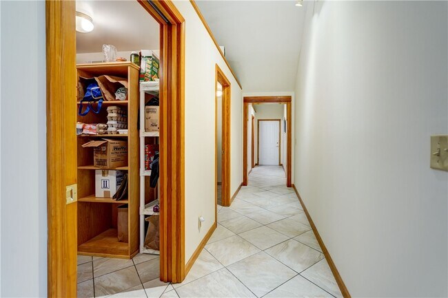 Foto del edificio - 2654 Whalen Rd