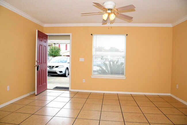 Foto del edificio - 1810 Shay-Lin Ct