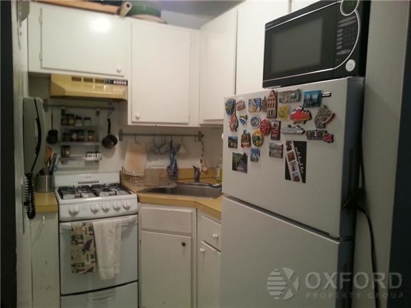 Primary Photo - 13 West 82nd Street