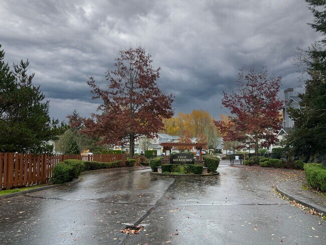 Foto del edificio - Beautiful 2 Bedroom Townhome in Gated Community