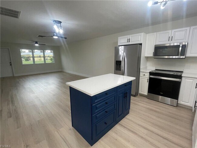 Foto del edificio - 2180 Leisure Ln