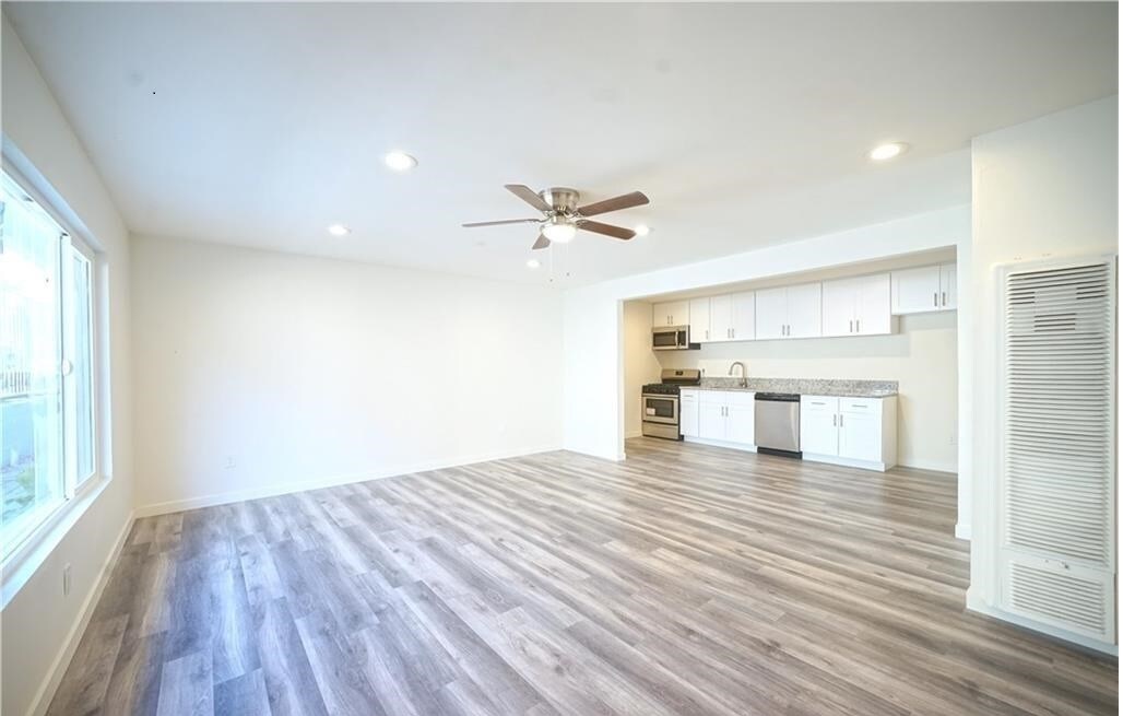 Primary Photo - 17441 Queens Ln