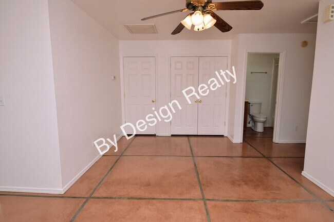 Building Photo - 2-Bed 1-Bath near University of Arizona wi...