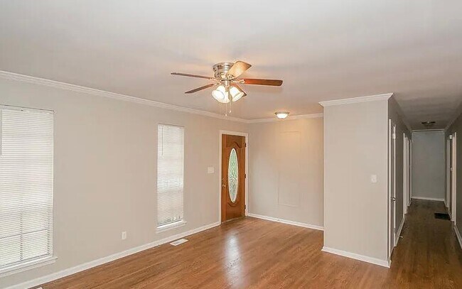 Building Photo - 103 Moonglow Dr