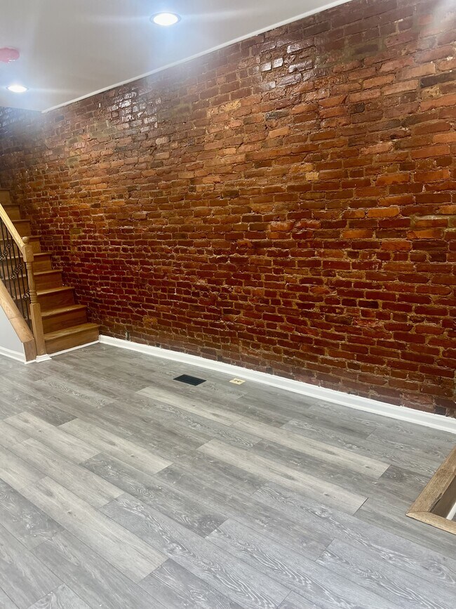 Photo - 808 N Streeper St Townhome