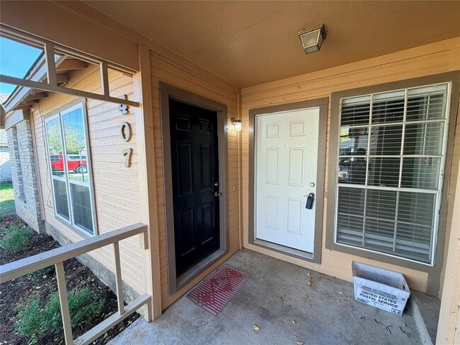 Building Photo - 405 Burlwood Ct