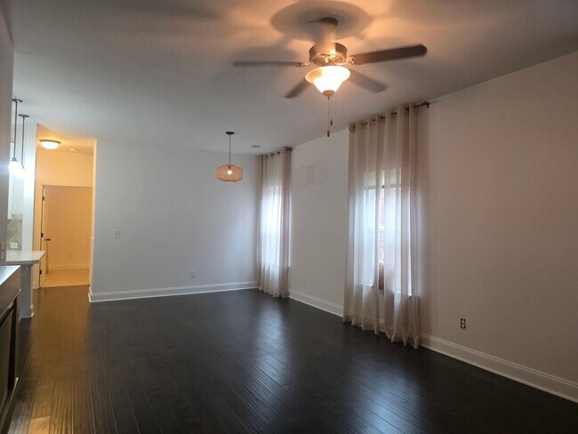 Foto del edificio - Hendersonville one level villa community amenities included