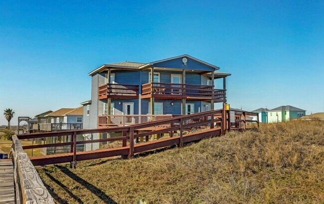 Building Photo - 601 Wave Ct