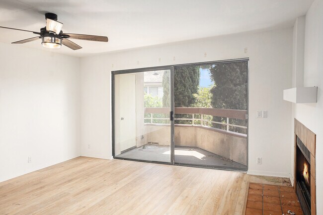 Foto del edificio - 7245 Navajo Rd