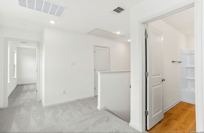 Foto del edificio - 401 W Commerce St