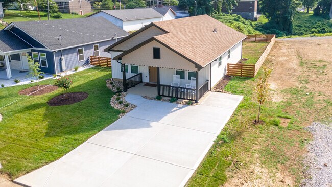 Foto del edificio - 205 Kingwood Rd