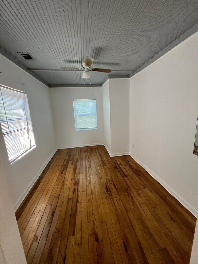Foto del edificio - 412 Riverside Dr