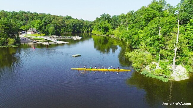 Lake Ridge Marina. Rent paddleboats, jon boats or walk the trails - 3435 Mt Burnside Way