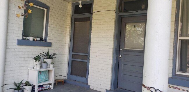 Building Photo - 174 E 300 S