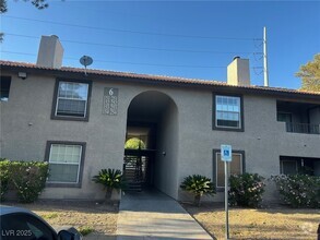 Building Photo - 2606 S Durango Dr