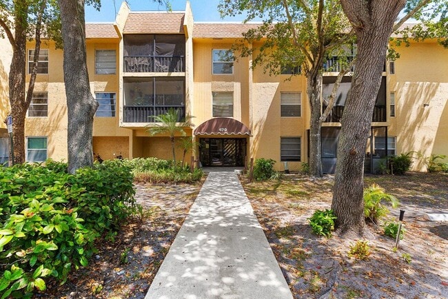 Building Photo - 470 NW 20th St