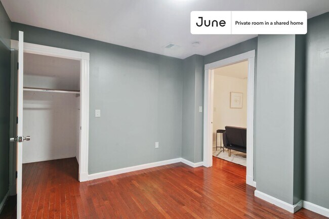 Foto del edificio - Room in Shared 7 bed/2 bath home in Allston