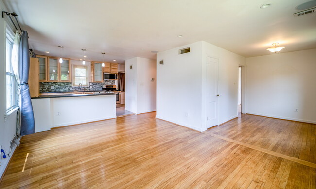 Foto del edificio - Your Ideal Lifestyle Awaits in this Stunni...