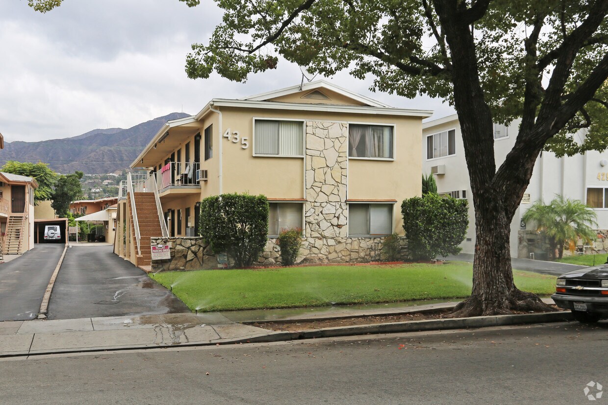 Building Photo - 435 W Glenoaks Blvd
