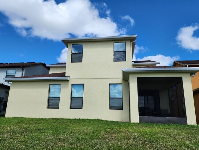 Foto del edificio - Five Bedroom with Water View in Avalon Park