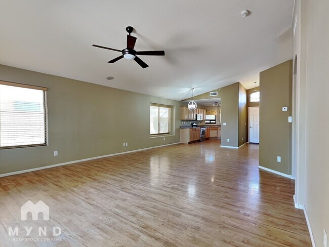 Foto del edificio - 29212 N 22nd Ln