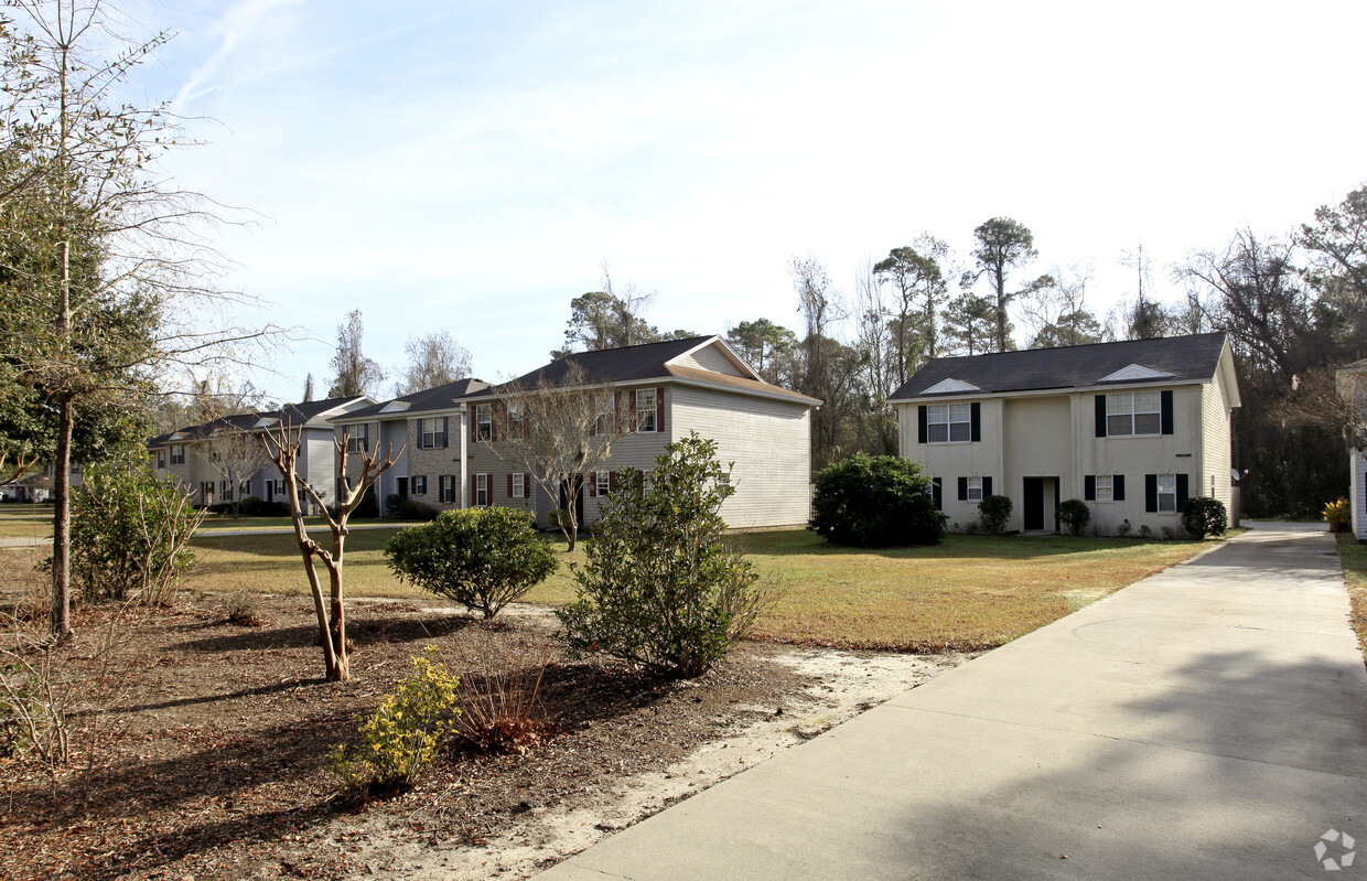 Foto principal - 9804-9855 Whitfield Ave