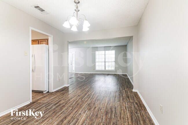 Building Photo - 1403 Bradford Pl