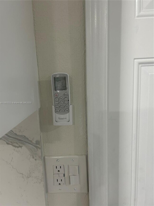 Foto del edificio - 1360 NW 132nd St