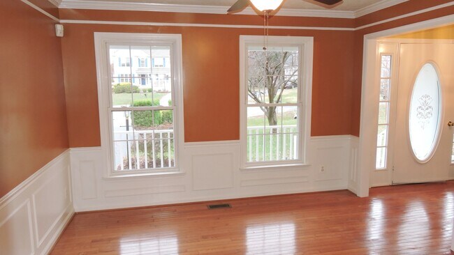 Building Photo - Fantastic Fredericksburg Home In Kingswood!
