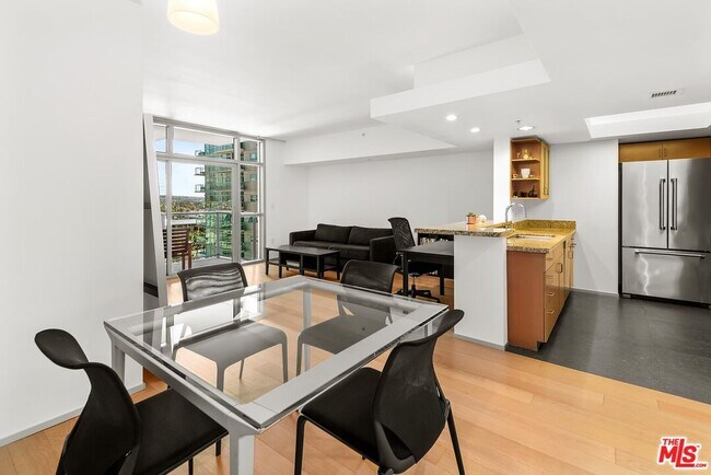 Foto del edificio - 13700 Marina Pointe Dr