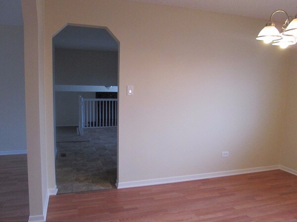Building Photo - 5138 Riverside Dr