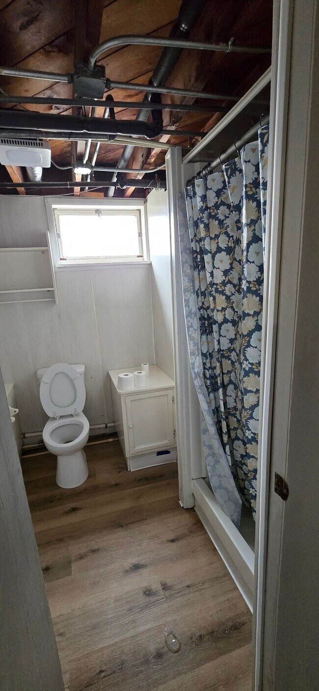 Foto del edificio - 2027 Glenbrook Dr