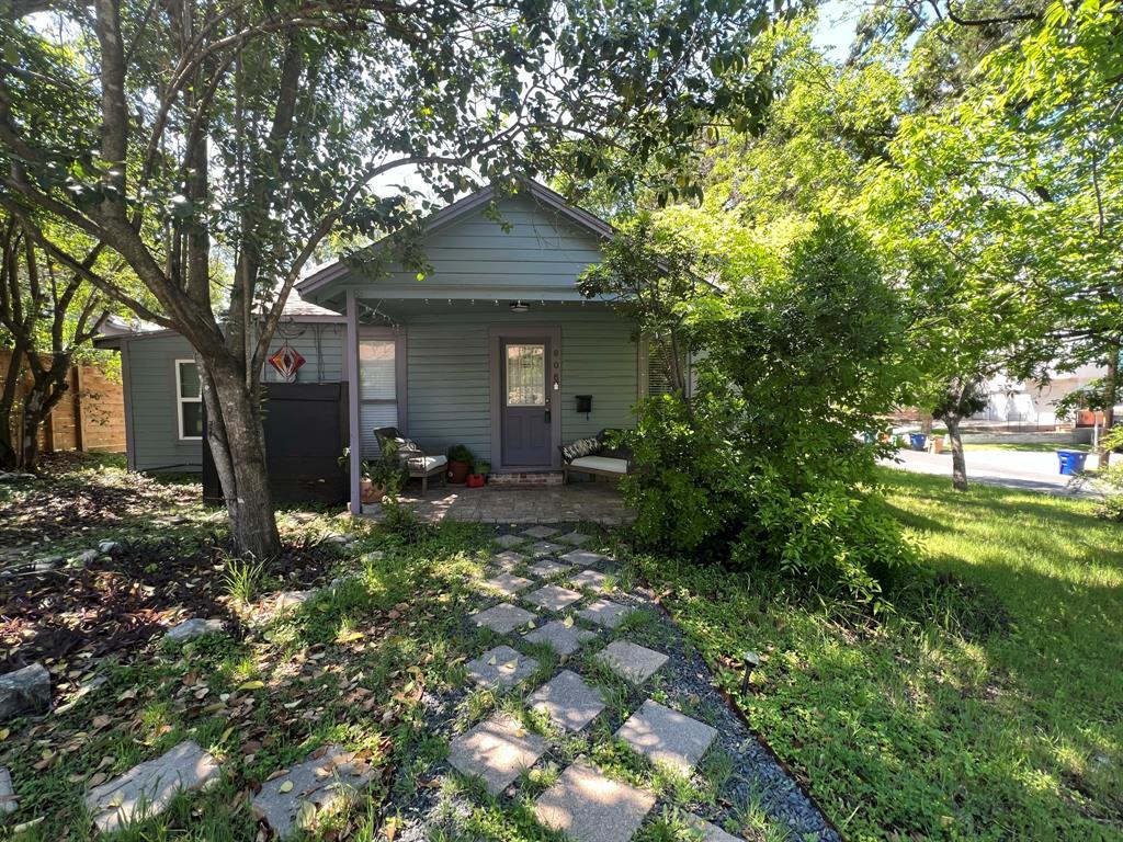 Foto principal - 906 Possum Trot St