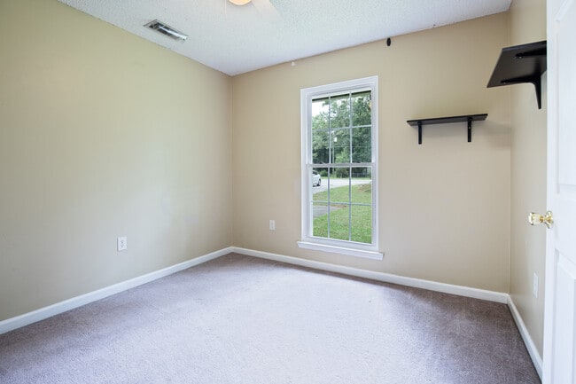 Foto del edificio - 268 Cartertown Rd