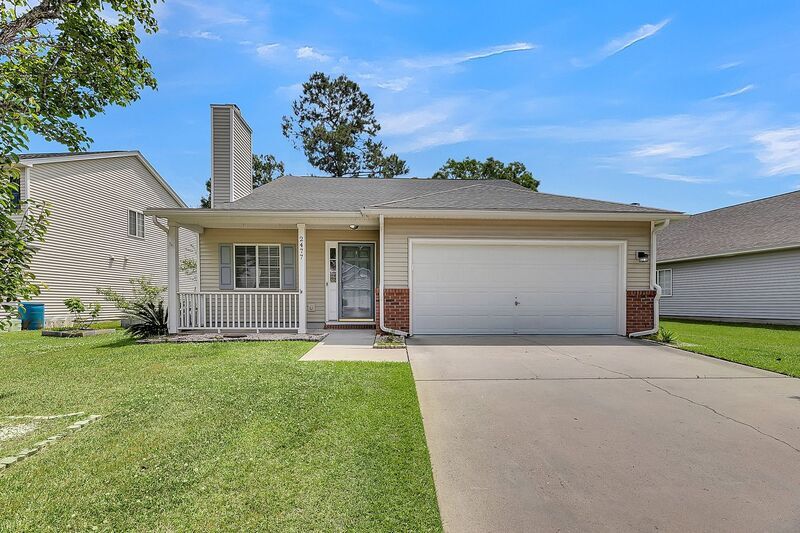Foto principal - 2477 Melville Rd