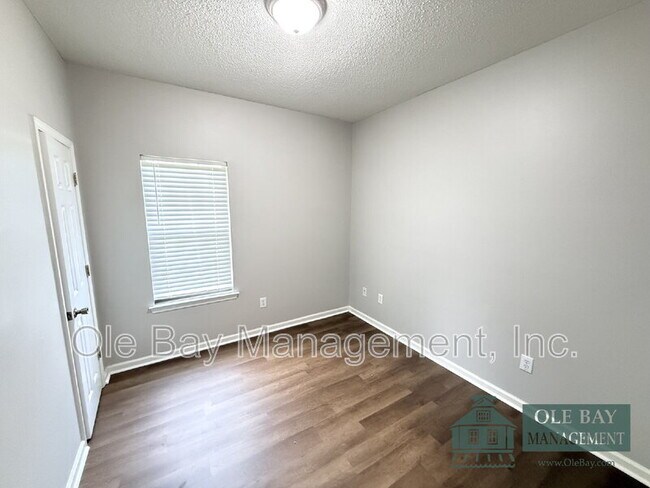 Foto del edificio - 3420 Fairfield Rd