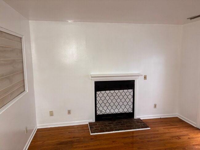 Foto del edificio - 615 Morehead Ave