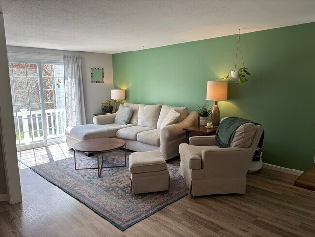 Foto del edificio - 25 Pine Meadows Dr