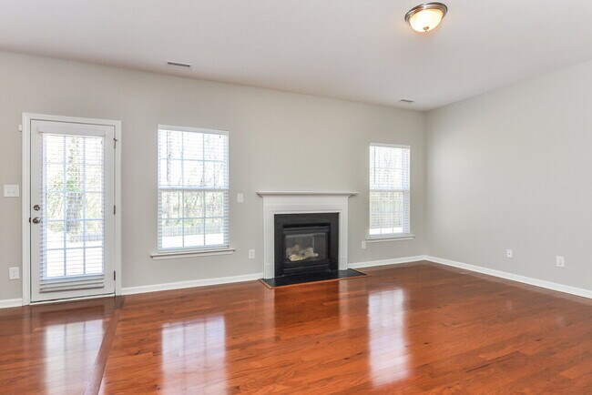 Building Photo - 1547 Cairo Way