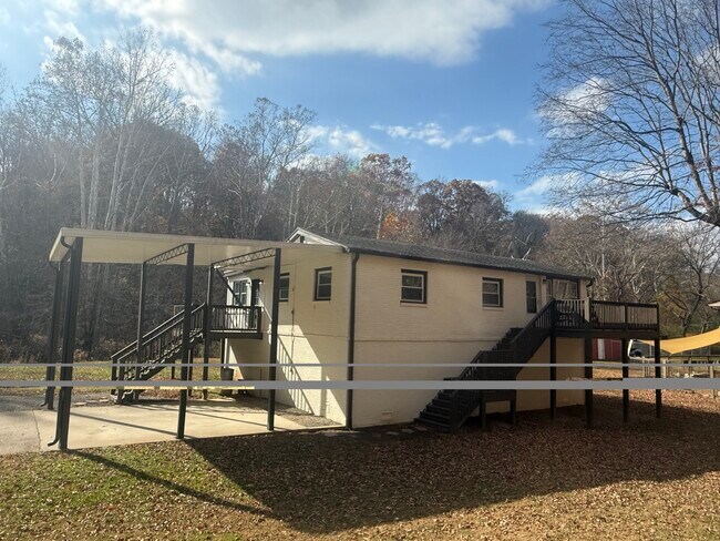 Building Photo - 8655 Coopertown Rd