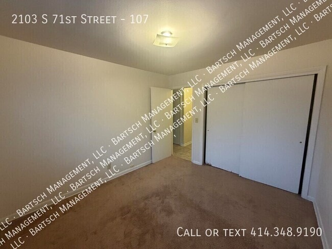 Building Photo - 2103 S 71st St
