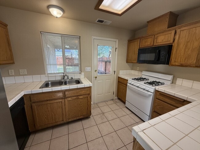 Building Photo - 3058 Helena Way