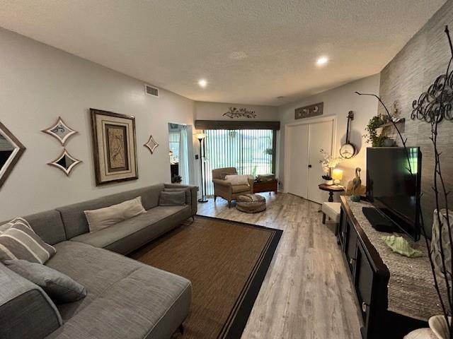 Building Photo - 23205 Fountain View Dr