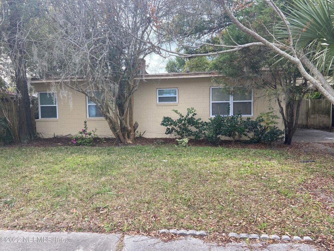 2158 Spring Park Rd, Jacksonville, FL 32207 House Rental in