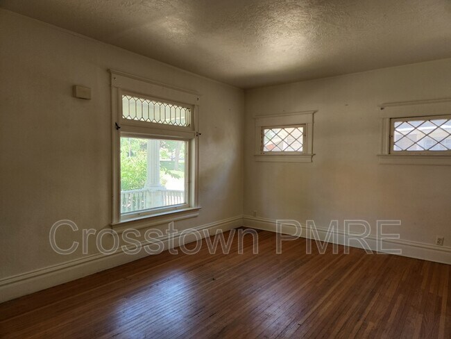 Building Photo - 1718 8th Ave